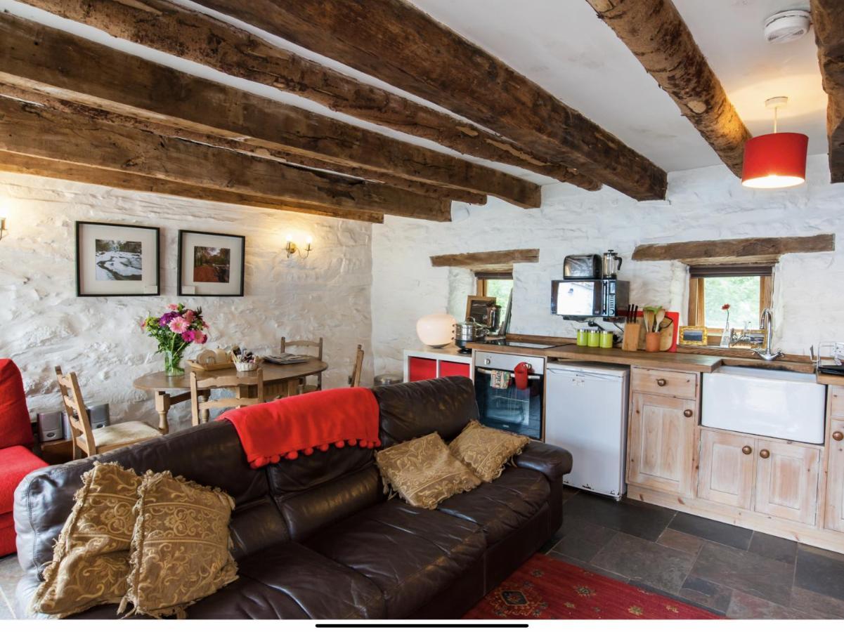 Ty Fferm Hen, Ancient Farmhouse, Coity Bach Talybont-on-Usk Ngoại thất bức ảnh