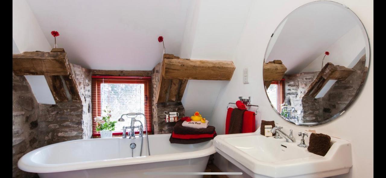 Ty Fferm Hen, Ancient Farmhouse, Coity Bach Talybont-on-Usk Ngoại thất bức ảnh